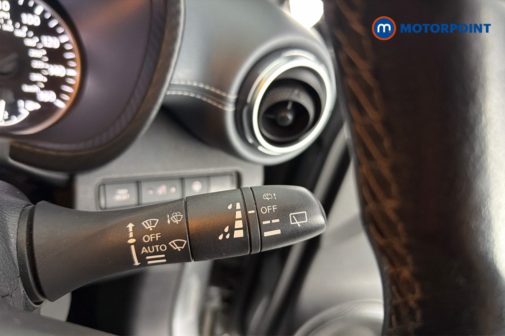 Nissan Juke Tekna Manual Petrol SUV - Stock Number (1658105) - 7th supplementary image