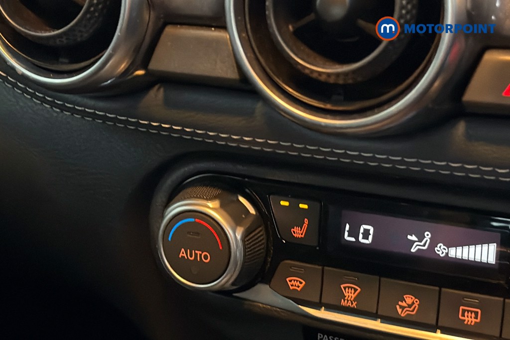 Nissan Juke Tekna Manual Petrol SUV - Stock Number (1658105) - 14th supplementary image