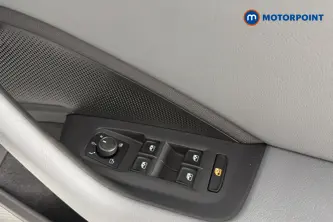 Volkswagen Passat Life Automatic Petrol Plug-In Hybrid Estate - Stock Number (1658409) - 19th supplementary image