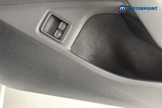 Volkswagen Passat Life Automatic Petrol Plug-In Hybrid Estate - Stock Number (1658409) - 21st supplementary image