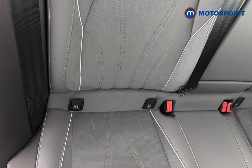 Volkswagen Passat Life Automatic Petrol Plug-In Hybrid Estate - Stock Number (1658409) - 27th supplementary image