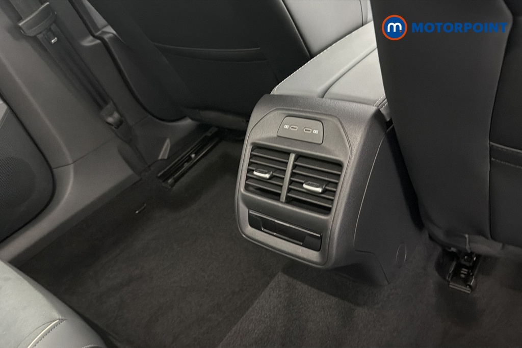 Volkswagen Passat Life Automatic Petrol Plug-In Hybrid Estate - Stock Number (1658409) - 28th supplementary image