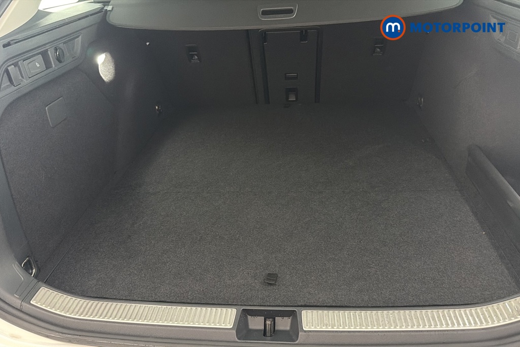 Volkswagen Passat Life Automatic Petrol Plug-In Hybrid Estate - Stock Number (1658409) - 30th supplementary image