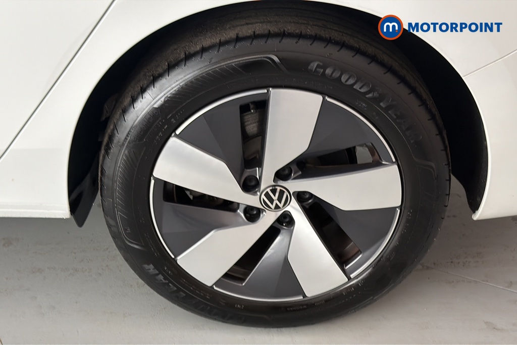 Volkswagen Passat Life Automatic Petrol Plug-In Hybrid Estate - Stock Number (1658409) - 45th supplementary image