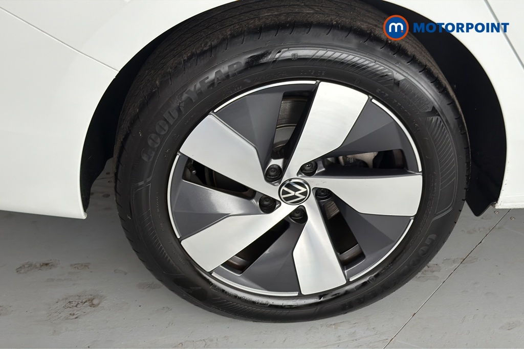 Volkswagen Passat Life Automatic Petrol Plug-In Hybrid Estate - Stock Number (1658409) - 46th supplementary image