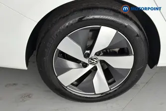 Volkswagen Passat Life Automatic Petrol Plug-In Hybrid Estate - Stock Number (1658409) - 46th supplementary image