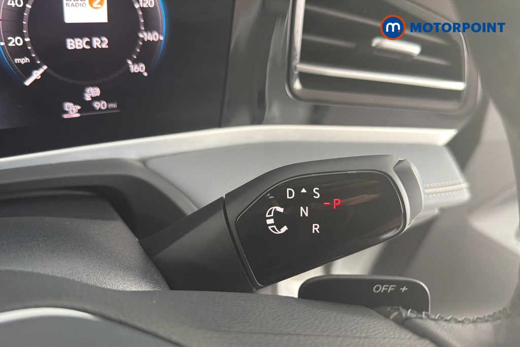Volkswagen Passat Life Automatic Petrol Plug-In Hybrid Estate - Stock Number (1658410) - 6th supplementary image