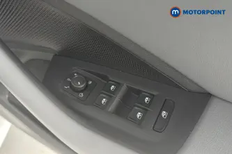 Volkswagen Passat Life Automatic Petrol Plug-In Hybrid Estate - Stock Number (1658410) - 19th supplementary image