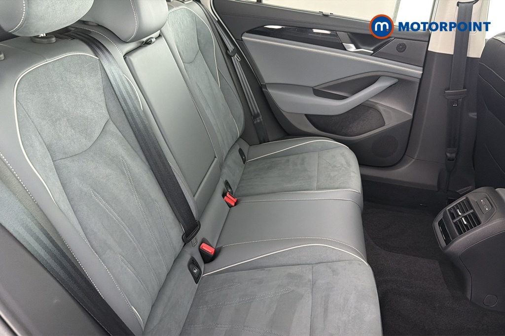 Volkswagen Passat Life Automatic Petrol Plug-In Hybrid Estate - Stock Number (1658410) - 25th supplementary image