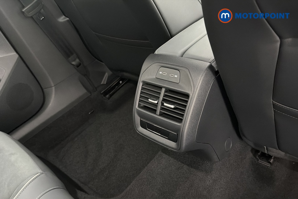 Volkswagen Passat Life Automatic Petrol Plug-In Hybrid Estate - Stock Number (1658410) - 28th supplementary image