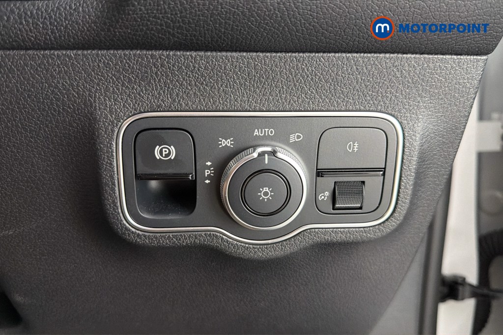 Mercedes-Benz GLB Amg Line Automatic Petrol SUV - Stock Number (1660114) - 18th supplementary image