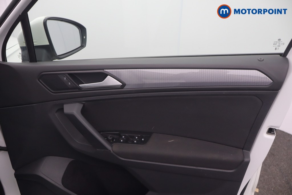 Volkswagen Tiguan Life Automatic Petrol SUV - Stock Number (1660269) - 9th supplementary image