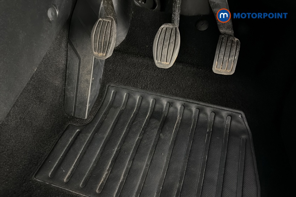 Peugeot 2008 Allure Manual Petrol SUV - Stock Number (1645375) - 24th supplementary image