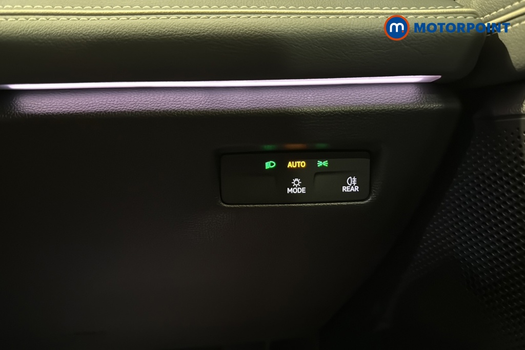 Volkswagen Passat Life Automatic Petrol Plug-In Hybrid Estate - Stock Number (1656627) - 11th supplementary image