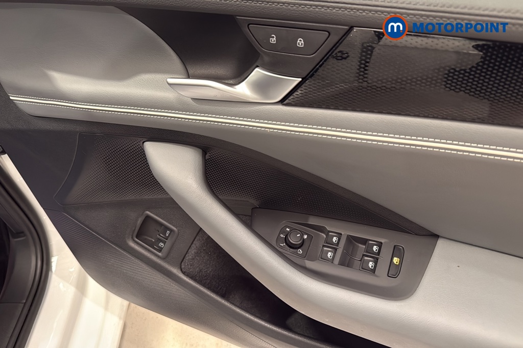 Volkswagen Passat Life Automatic Petrol Plug-In Hybrid Estate - Stock Number (1656627) - 19th supplementary image