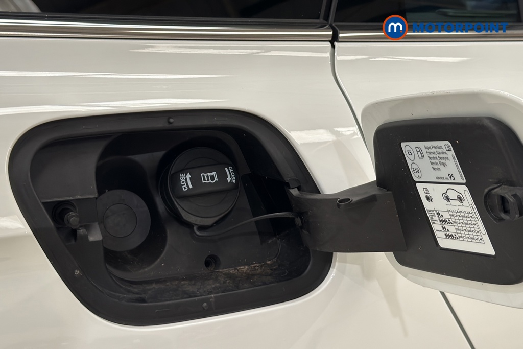 Volkswagen Passat Life Automatic Petrol Plug-In Hybrid Estate - Stock Number (1656627) - 41st supplementary image