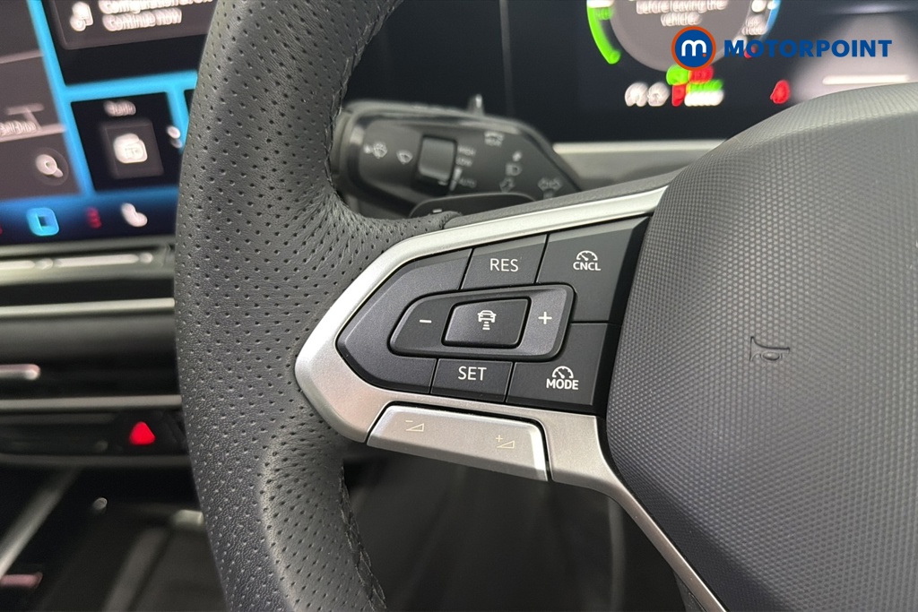 Volkswagen Passat R-Line Automatic Petrol Plug-In Hybrid Estate - Stock Number (1660573) - 4th supplementary image