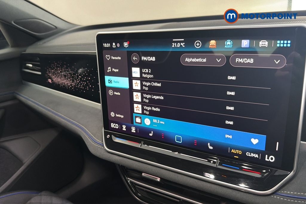 Volkswagen Passat R-Line Automatic Petrol Plug-In Hybrid Estate - Stock Number (1660573) - 8th supplementary image