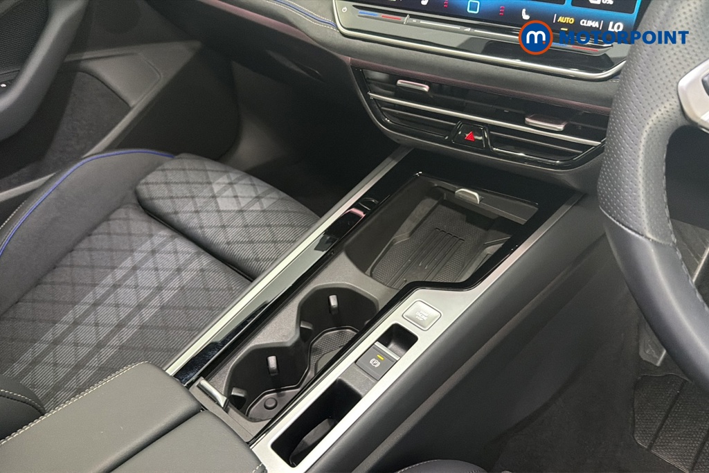 Volkswagen Passat R-Line Automatic Petrol Plug-In Hybrid Estate - Stock Number (1660573) - 15th supplementary image