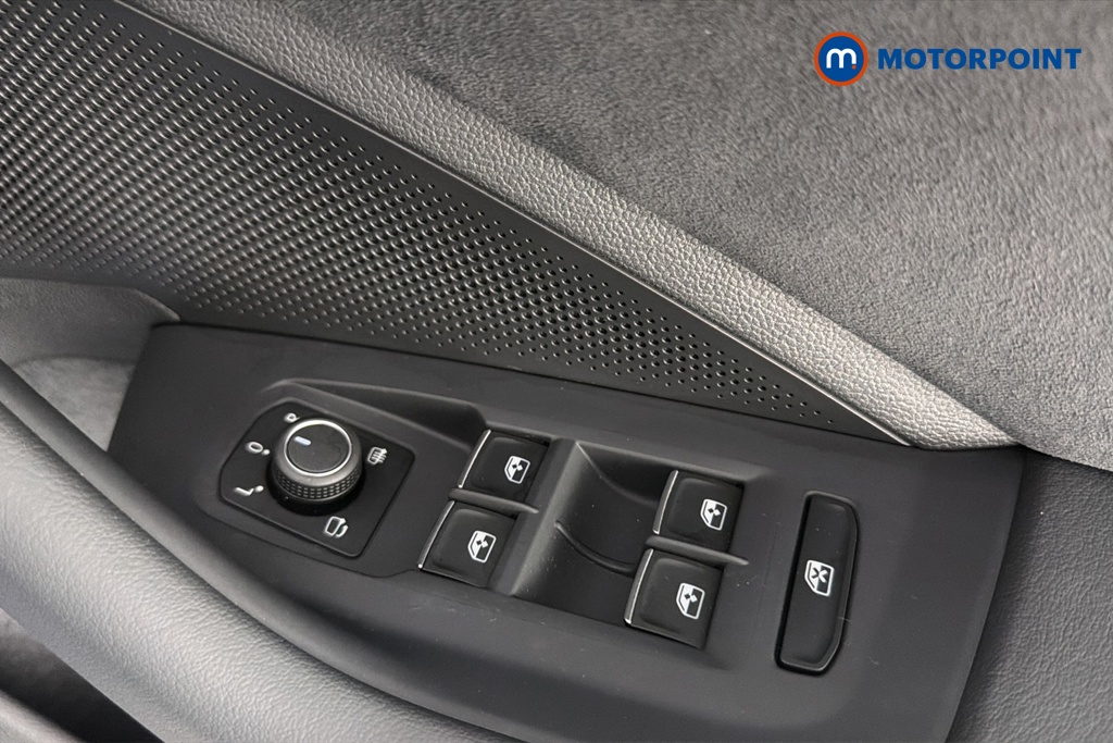 Volkswagen Passat R-Line Automatic Petrol Plug-In Hybrid Estate - Stock Number (1660573) - 19th supplementary image