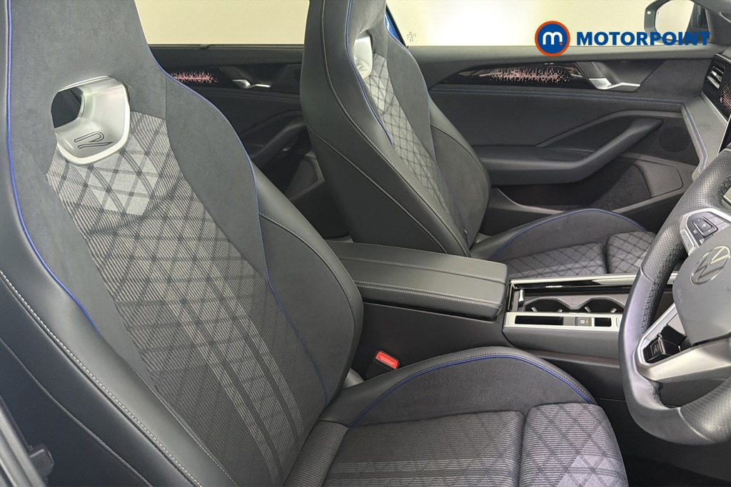 Volkswagen Passat R-Line Automatic Petrol Plug-In Hybrid Estate - Stock Number (1660573) - 22nd supplementary image