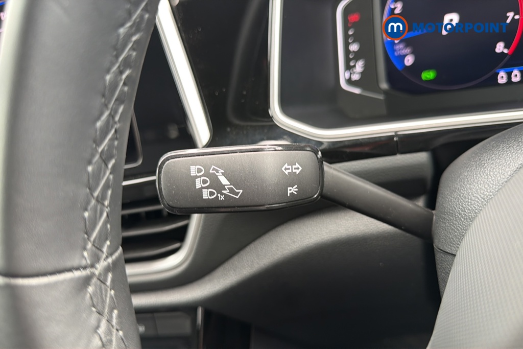 Volkswagen T-Roc R-Line Automatic Petrol SUV - Stock Number (1660746) - 5th supplementary image