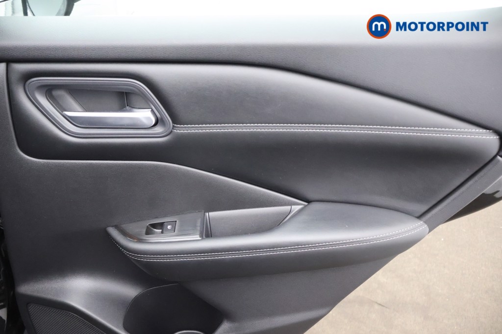 Nissan Qashqai Acenta Premium Manual Petrol SUV - Stock Number (1645879) - 18th supplementary image