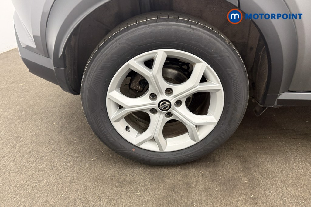 Nissan Juke N-Connecta Manual Petrol SUV - Stock Number (1647383) - 23rd supplementary image