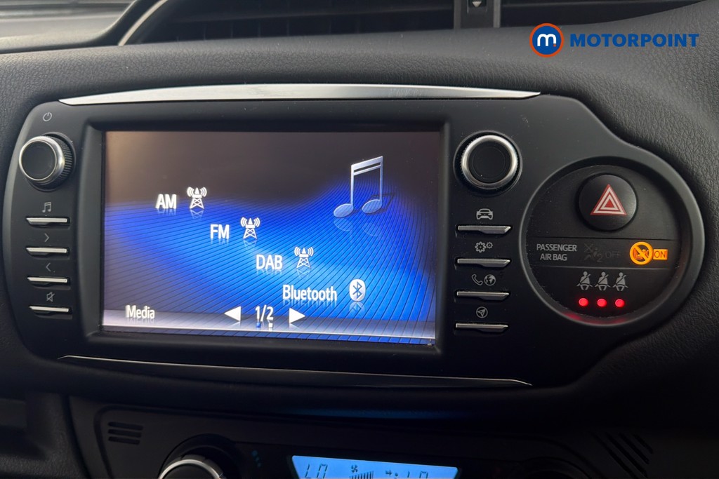 Toyota Yaris Y20 Automatic Petrol-Electric Hybrid Hatchback - Stock Number (1648565) - 9th supplementary image