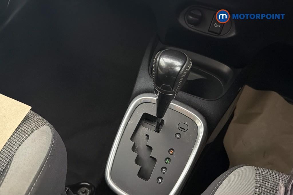 Toyota Yaris Y20 Automatic Petrol-Electric Hybrid Hatchback - Stock Number (1648565) - 15th supplementary image