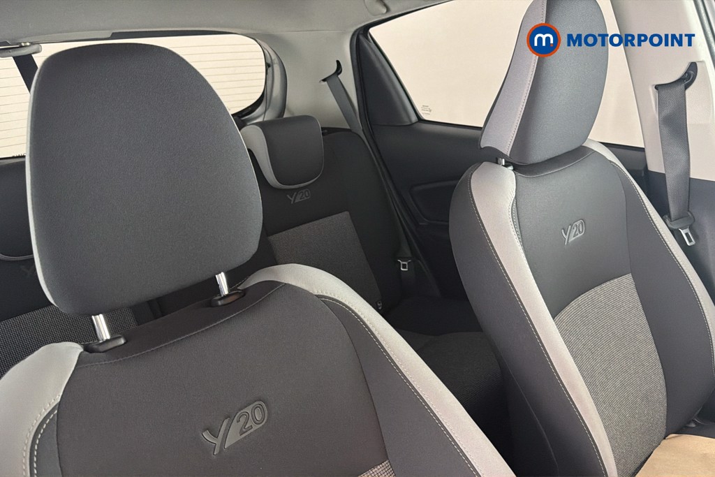 Toyota Yaris Y20 Automatic Petrol-Electric Hybrid Hatchback - Stock Number (1648565) - 23rd supplementary image