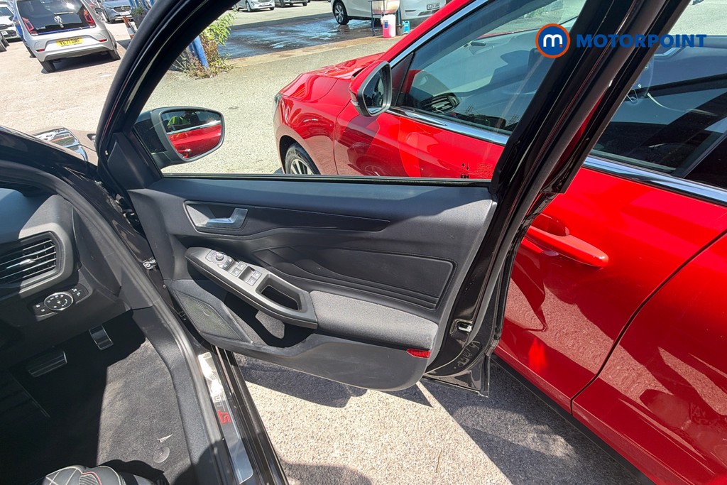 Ford Focus St-Line X Automatic Petrol Hatchback - Stock Number (1650081) - 37th supplementary image