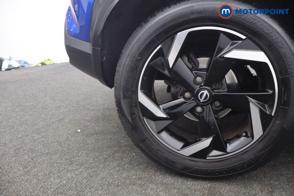 Nissan Juke N-Connecta Manual Petrol SUV - Stock Number (1652359) - 8th supplementary image