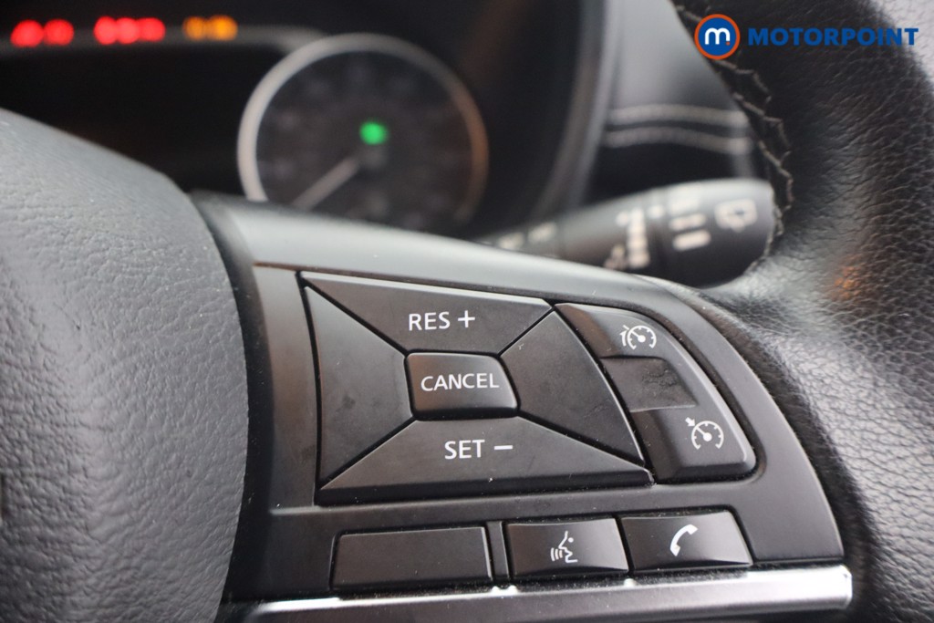 Nissan Juke N-Connecta Manual Petrol SUV - Stock Number (1652359) - 15th supplementary image