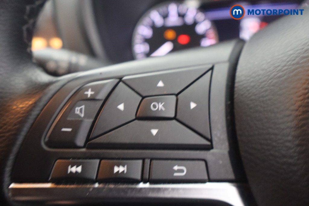 Nissan Juke N-Connecta Manual Petrol SUV - Stock Number (1652359) - 16th supplementary image