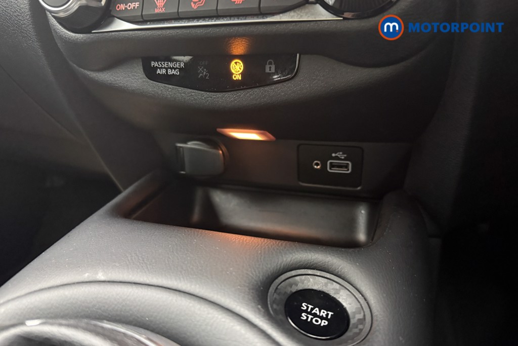 Nissan Juke N-Connecta Automatic Petrol-Electric Hybrid SUV - Stock Number (1653899) - 14th supplementary image