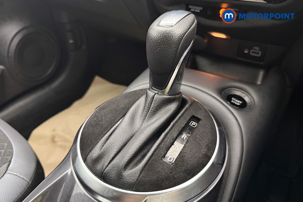 Nissan Juke N-Connecta Automatic Petrol-Electric Hybrid SUV - Stock Number (1653899) - 15th supplementary image