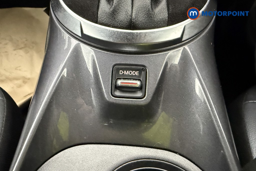 Nissan Juke N-Connecta Automatic Petrol-Electric Hybrid SUV - Stock Number (1653899) - 16th supplementary image
