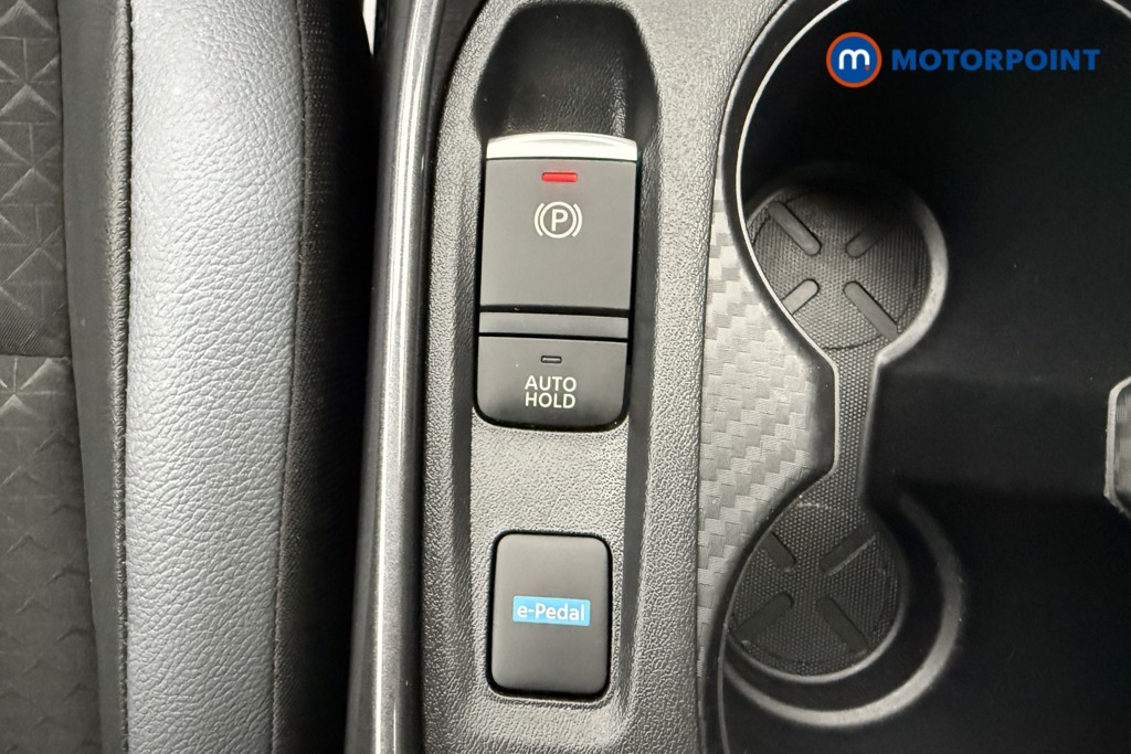 Nissan Juke N-Connecta Automatic Petrol-Electric Hybrid SUV - Stock Number (1653899) - 17th supplementary image