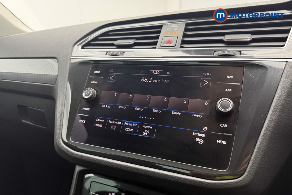 Volkswagen Tiguan Life Manual Petrol SUV - Stock Number (1654380) - 10th supplementary image