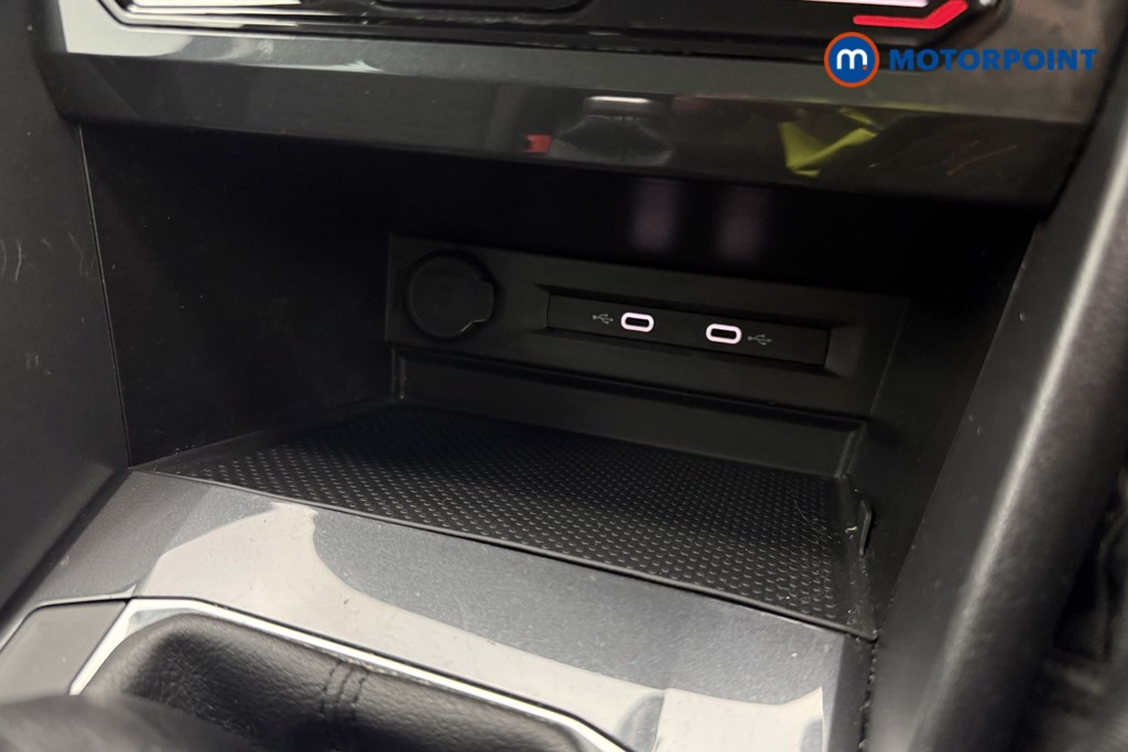 Volkswagen Tiguan Life Manual Petrol SUV - Stock Number (1654380) - 14th supplementary image