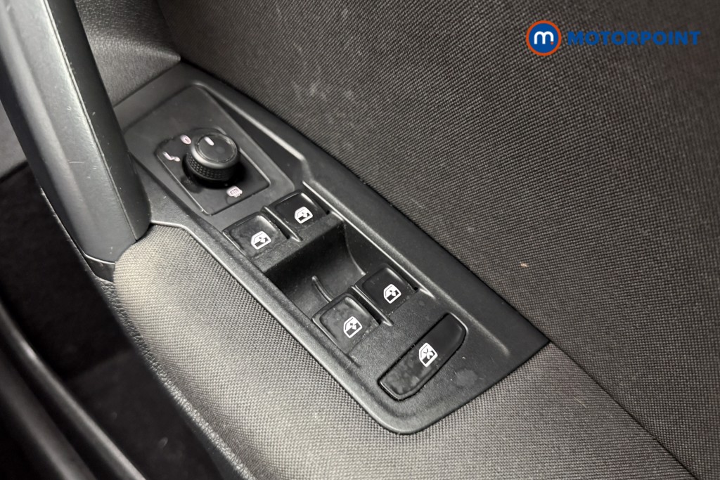 Volkswagen Tiguan Life Manual Petrol SUV - Stock Number (1654380) - 15th supplementary image