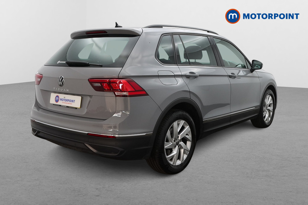 Volkswagen Tiguan Life Manual Petrol SUV - Stock Number (1654380) - Drivers side rear corner