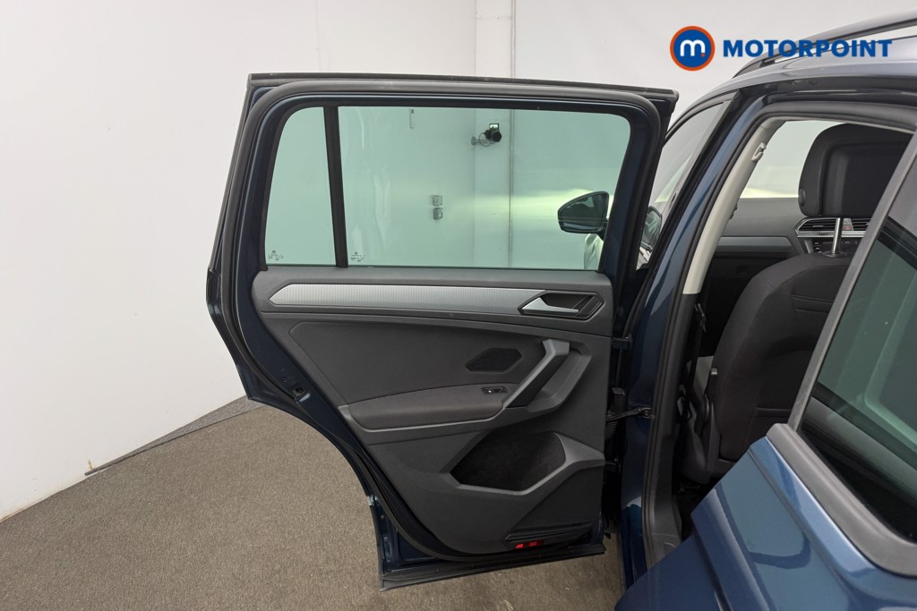 Volkswagen Tiguan Life Automatic Petrol SUV - Stock Number (1655217) - 7th supplementary image