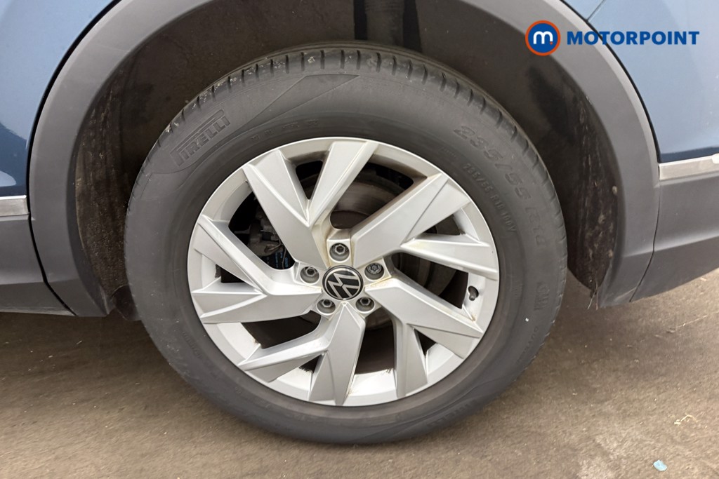 Volkswagen Tiguan Life Automatic Petrol SUV - Stock Number (1655217) - 32nd supplementary image