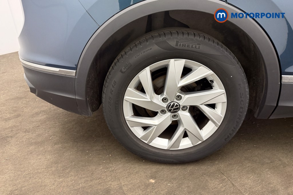 Volkswagen Tiguan Life Automatic Petrol SUV - Stock Number (1655217) - 33rd supplementary image