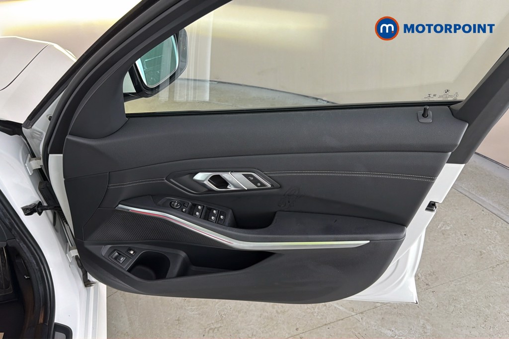 BMW 3 Series M Sport Automatic Petrol Plug-In Hybrid Estate - Stock Number (1655686) - 19th supplementary image