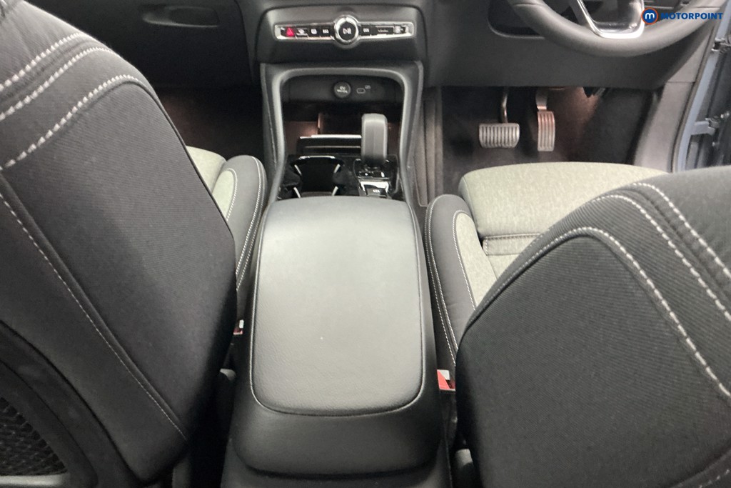 Volvo Xc40 Plus Automatic Petrol SUV - Stock Number (1656114) - 11th supplementary image