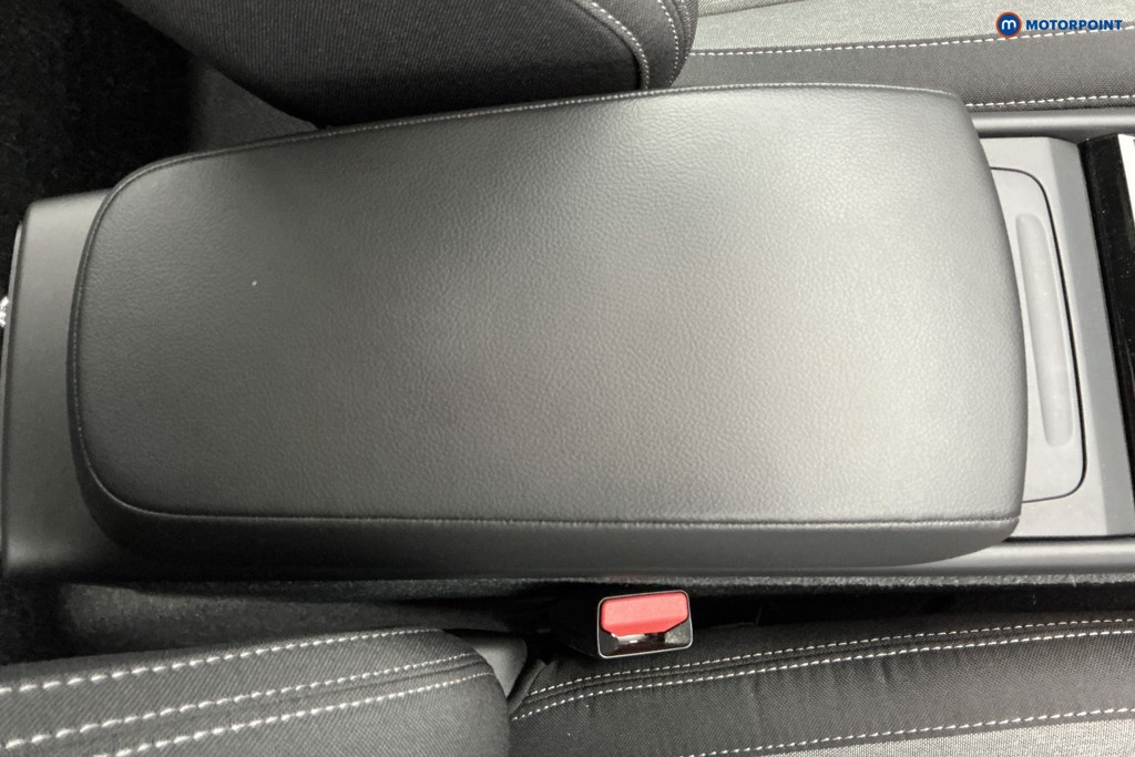 Volvo Xc40 Plus Automatic Petrol SUV - Stock Number (1656114) - 13th supplementary image