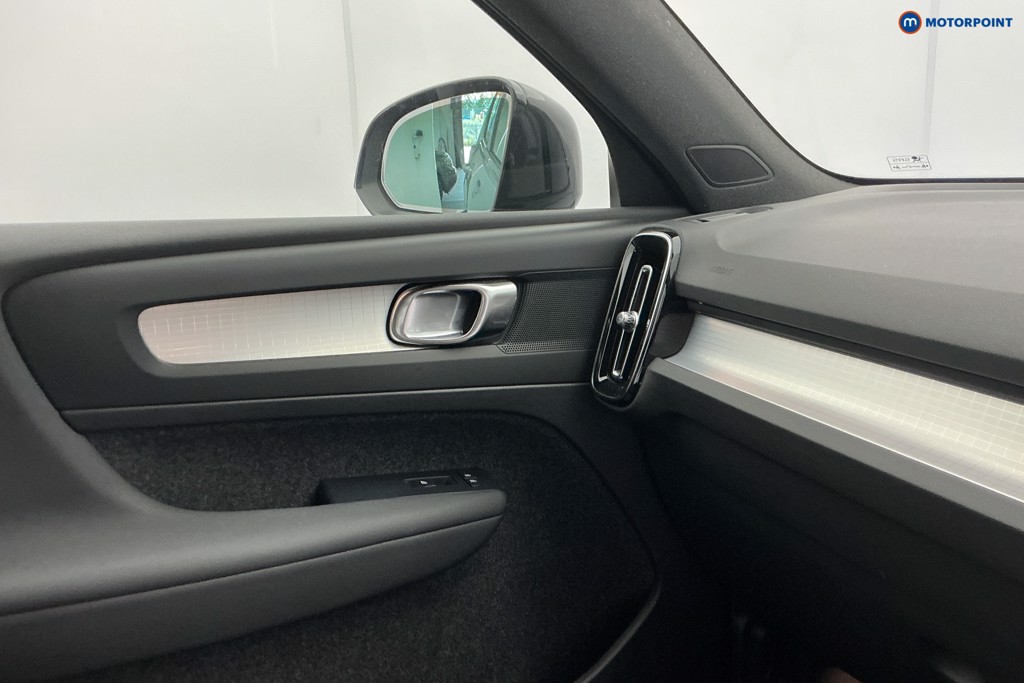 Volvo Xc40 Plus Automatic Petrol SUV - Stock Number (1656114) - 18th supplementary image